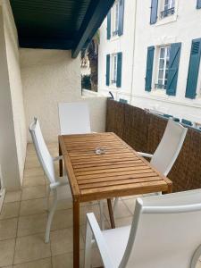 Fotografia z galérie ubytovania Charming 1 bedroom flat, Biarritz center with pool and car park v destinácii Biarritz