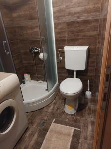 Koupelna v ubytování Apartmani “Dunja”