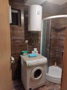 Koupelna v ubytování Apartmani “Dunja”