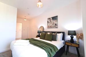 Postelja oz. postelje v sobi nastanitve Luxury2Bedrooms 2Bathrooms-central-convenient