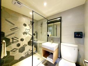 Ein Badezimmer in der Unterkunft Just live inn - New Dahua