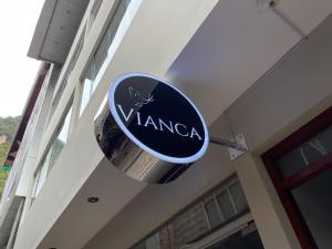 Majutusasutuses Vianca Hotel olev sertifikaat, autasu, silt või muu dokument