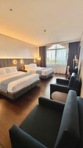 Gallery image of Mountain view room at Forest Lodge Hotel, Camp John Hay-Private unit 549 in Baguio