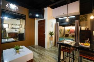 Kuchyň nebo kuchyňský kout v ubytování JMO Apartments
