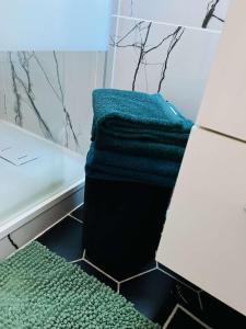 Łazienka w obiekcie Appartement moderne vieille ville PARKING GRATUIT