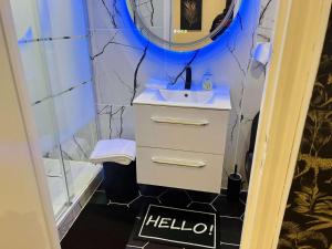 Łazienka w obiekcie Appartement moderne vieille ville PARKING GRATUIT