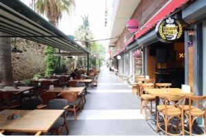 Ein Restaurant oder anderes Speiselokal in der Unterkunft Feine Wohnung mitten im Zentrum 