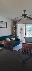 O zonă de relaxare la 18 Key Largo Ocean House of Uzurie
