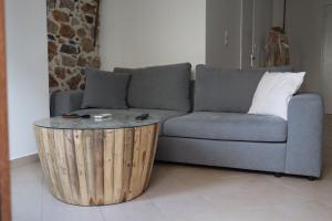 Posezení v ubytování FOTEINI RESIDENCE