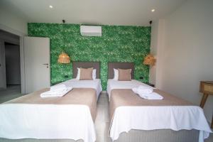 Posteľ alebo postele v izbe v ubytovaní Grand House - Private Outdoor Jacuzzi - Sleeps 6