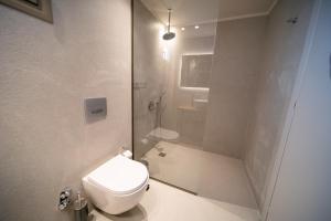 Kúpeľňa v ubytovaní Grand House - Private Outdoor Jacuzzi - Sleeps 6