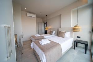 Posteľ alebo postele v izbe v ubytovaní Grand House - Private Outdoor Jacuzzi - Sleeps 6