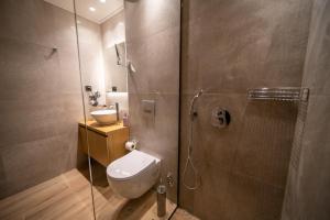 Kúpeľňa v ubytovaní Imperial House - Hersonissos Center - Sleeps 8