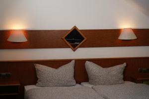Postel nebo postele na pokoji v ubytování Hotel Plovdiv