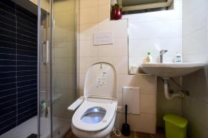 A bathroom at Tra Amalfi, Pompei, Paestum