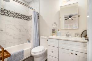 O baie la Hemlock Room