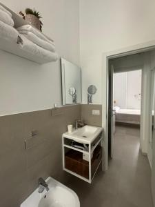 Koupelna v ubytování Zefiro Suites
