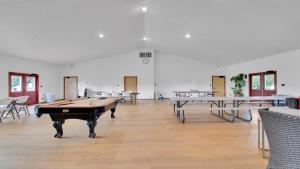 Instalaciones para jugar al ping pong en Lake Monroe's Charming Villa o alrededores