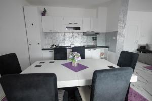 Cucina o angolo cottura di Apartman Albijanić