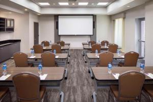 Konferenční prostory v ubytování Hyatt Place Long Island East End + 37 fotografií