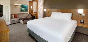 Postel nebo postele na pokoji v ubytování Hyatt Place Lubbock