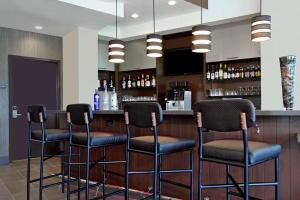 เลานจ์หรือบาร์ของ Hyatt Place Houston NW Vintage Park