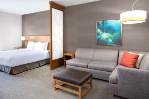 Postel nebo postele na pokoji v ubytování Hyatt Place Dallas/The Colony