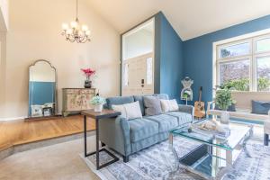Χώρος καθιστικού στο Corporate Housing Charm near East Sammamish Park