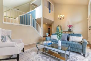 Χώρος καθιστικού στο Corporate Housing Charm near East Sammamish Park +36 φωτογραφίες