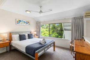 Postel nebo postele na pokoji v ubytování Nautilus Noosa Resort + 37 fotografií
