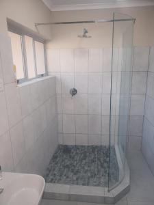 Bathroom sa Kamanga Safari Lodge
