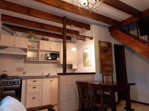 O bucătărie sau chicinetă la Hospedaje Esencia Patagonia