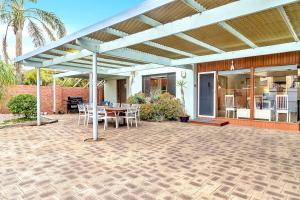 Adelaide的住宿－Sea J's Brighton - Local Charm and Beachside Flair，相簿中的一張相片