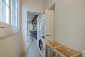 Kuchyň nebo kuchyňský kout v ubytování Luxury 4-bedrooms in Rambla de Catalunya