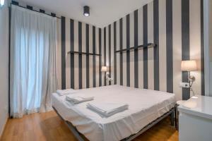 Posteľ alebo postele v izbe v ubytovaní 2 bedroom Duplex apartment with balcony 4-3