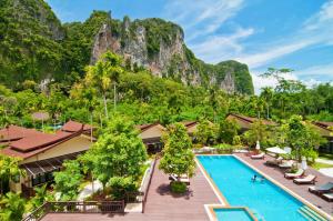 Bazén v ubytování Aonang Phu Petra Resort, Krabi - SHA Plus nebo v jeho okolí