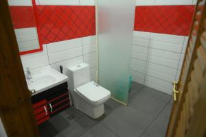 A bathroom at Magnolia Guesthouse Varkala