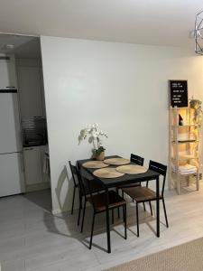 Η κουζίνα ή μικρή κουζίνα στο Haven Homes, Winter Haven +8 φωτογραφίες