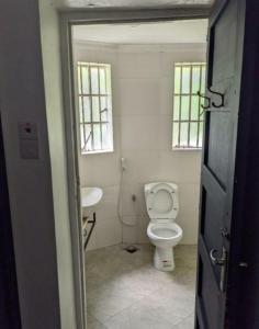Koupelna v ubytování WHITE HOUSE GARDEN