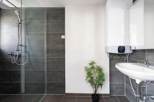 Koupelna v ubytování Living in Munich City Center