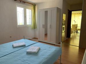 Posteľ alebo postele v izbe v ubytovaní Apartments Jaca