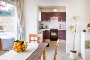 Kuchyňa alebo kuchynka v ubytovaní House Peroj 1765