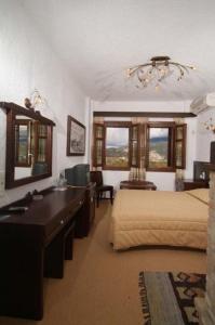 Gallery image of Hotel Taxiarches in Aristi