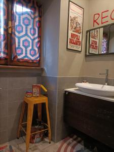A bathroom at The Place