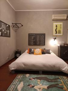 A bed or beds in a room at The Place