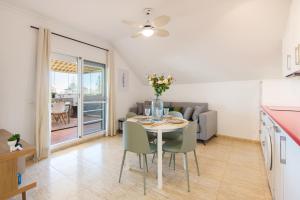 Posezení v ubytování BIO FUENGIROLA PENTHOUSE, south Terrace