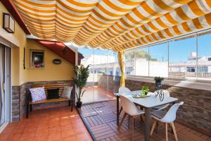 Balkón nebo terasa v ubytování BIO FUENGIROLA PENTHOUSE, south Terrace