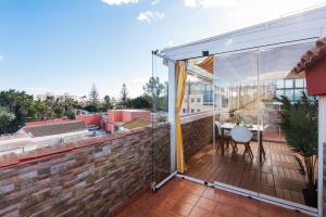 Balkón nebo terasa v ubytování BIO FUENGIROLA PENTHOUSE, south Terrace