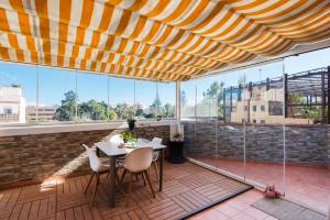 Balkón nebo terasa v ubytování BIO FUENGIROLA PENTHOUSE, south Terrace