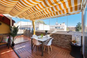 Balkón nebo terasa v ubytování BIO FUENGIROLA PENTHOUSE, south Terrace